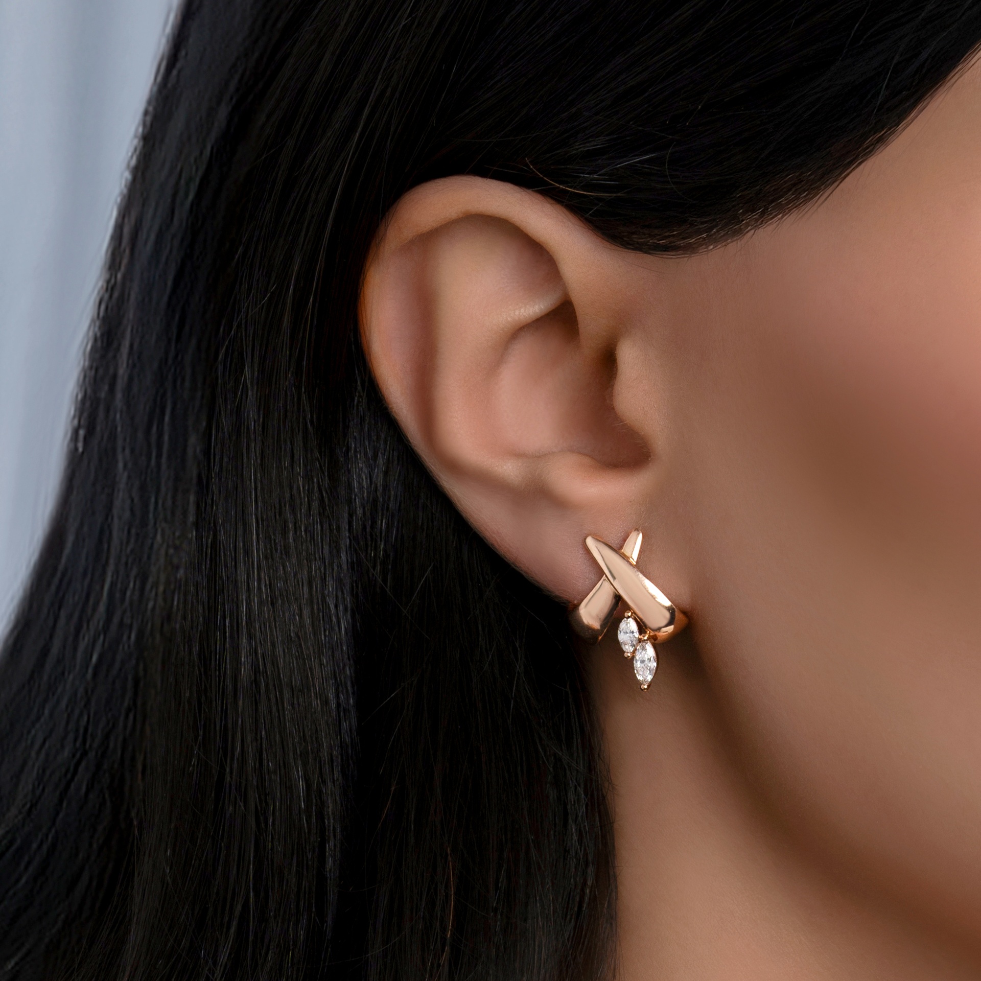 LUST EARRING