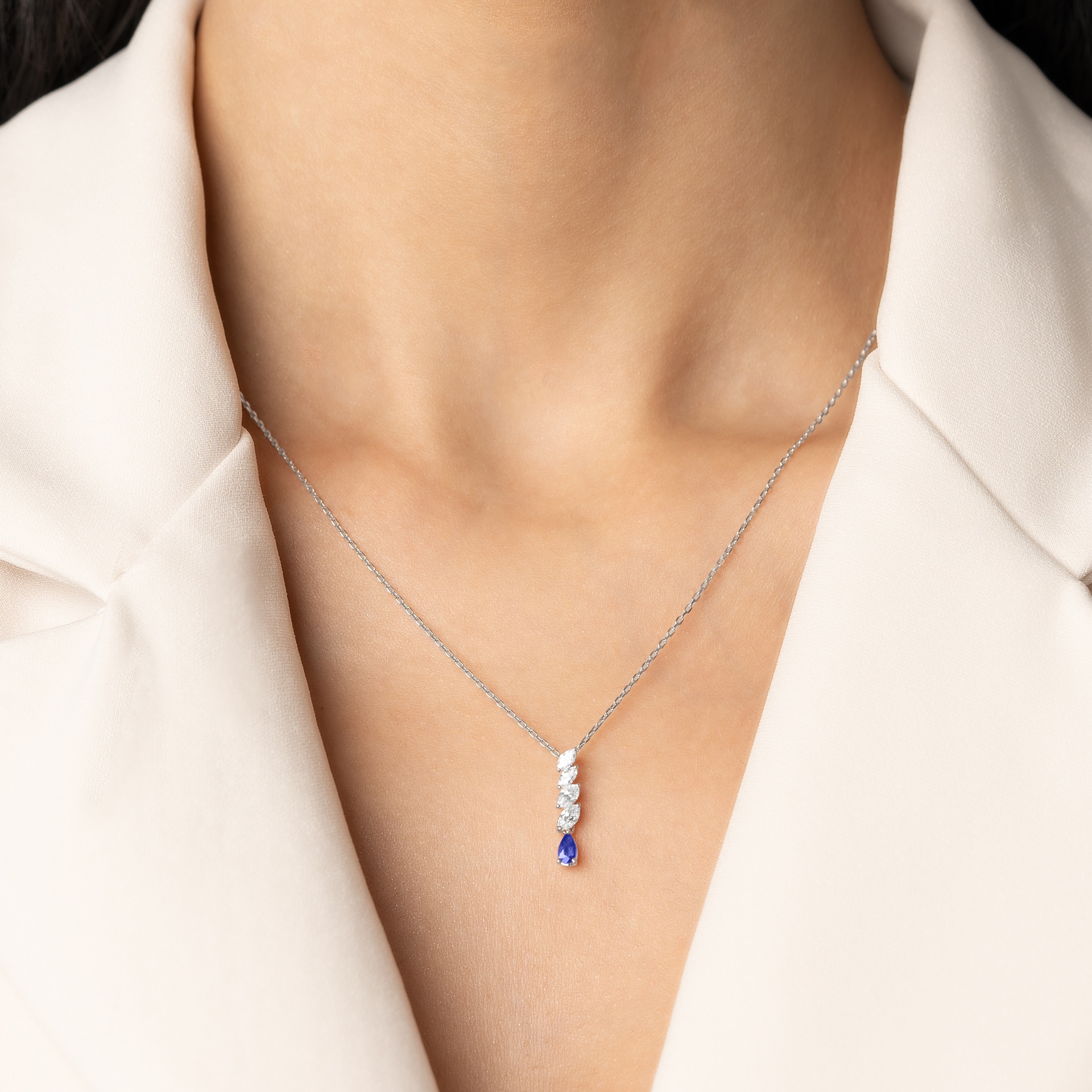 HIGH JEWELRY PENDANT