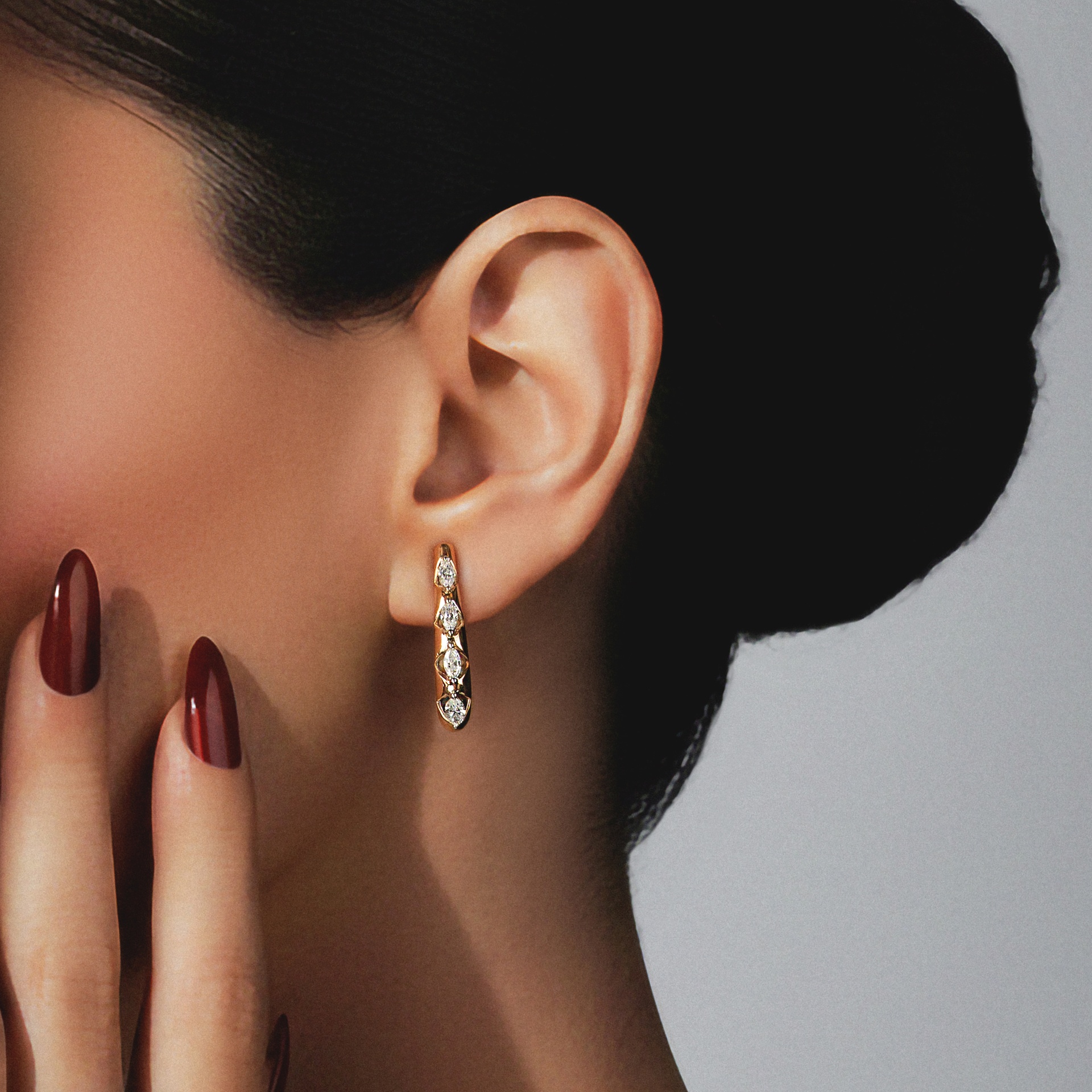 LUST EARRING