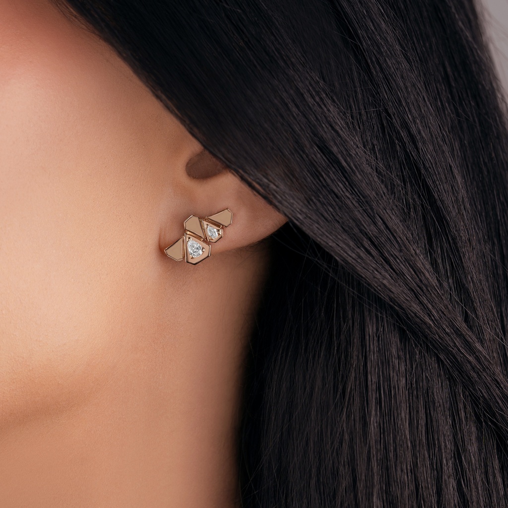 LUST EARRING