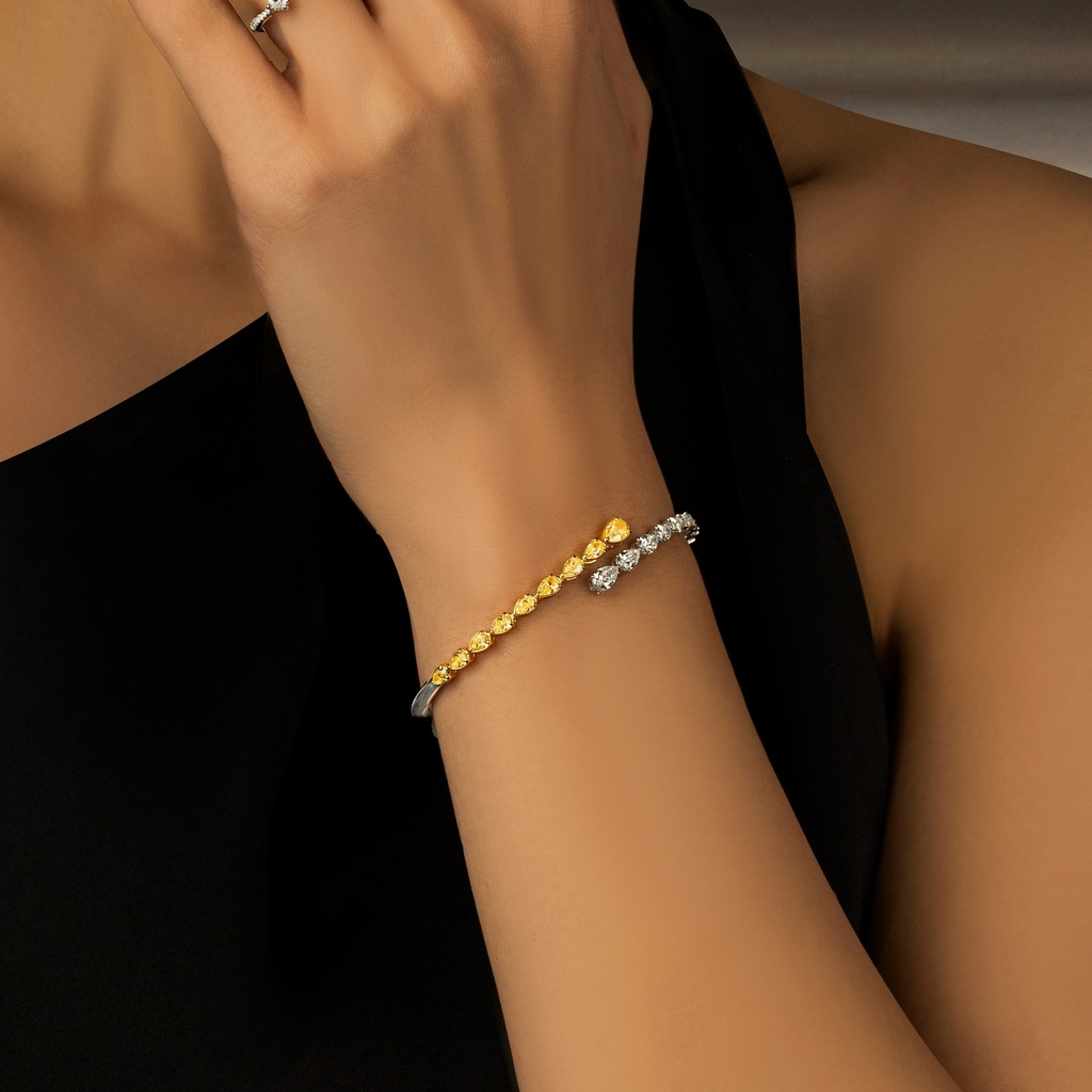 HIGH JEWELRY BANGLE