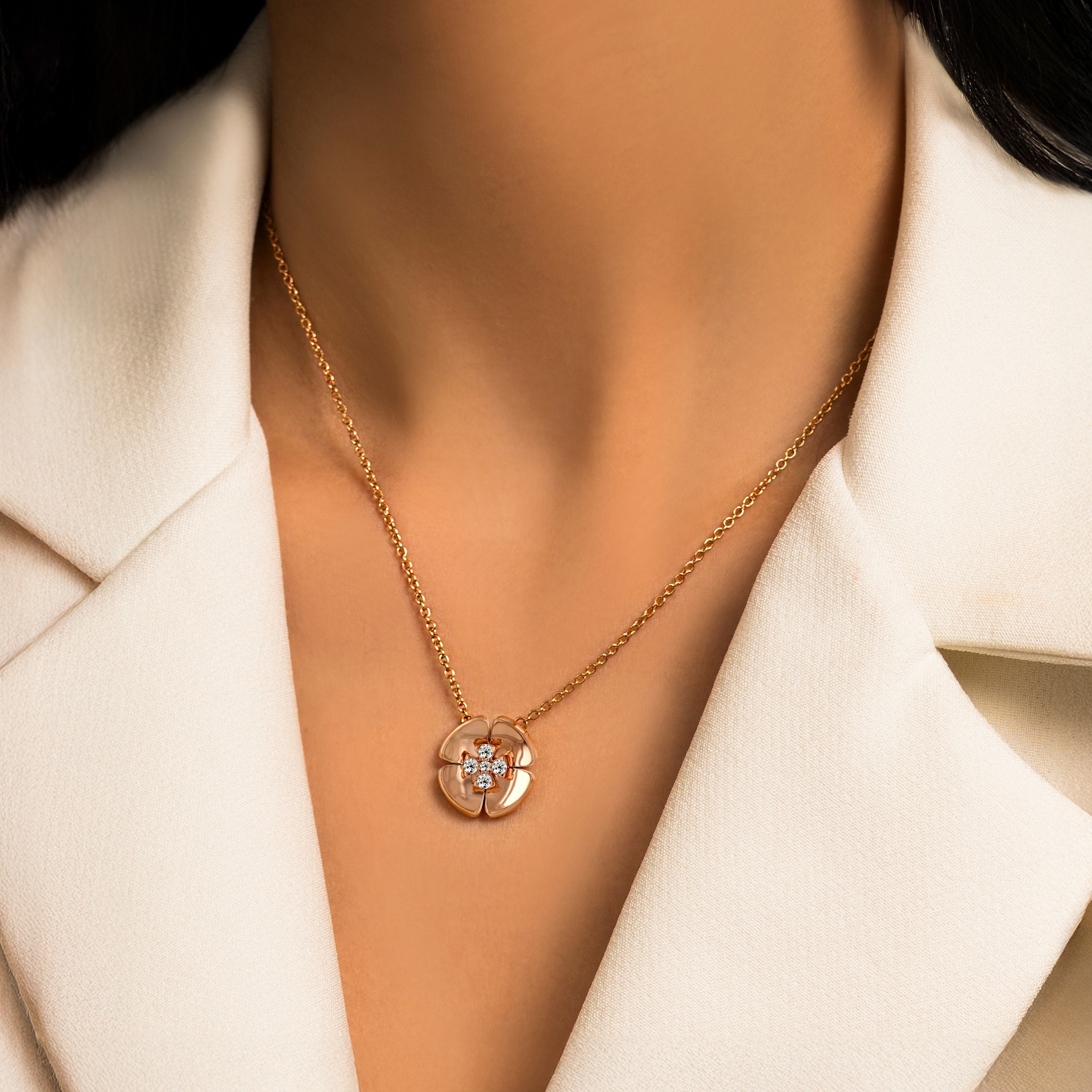 EVERBLOOM PENDANT