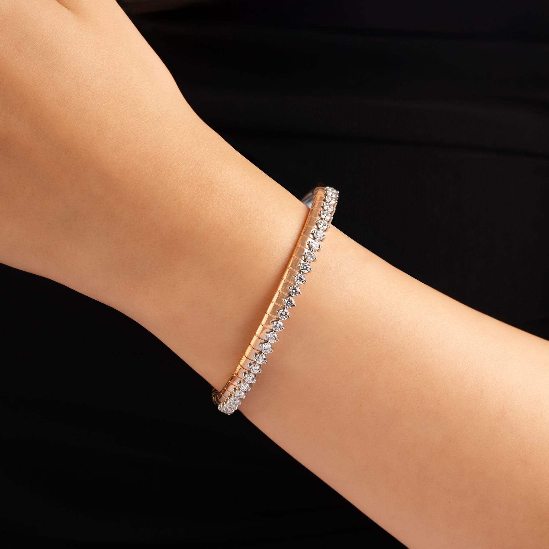 LUST BANGLE