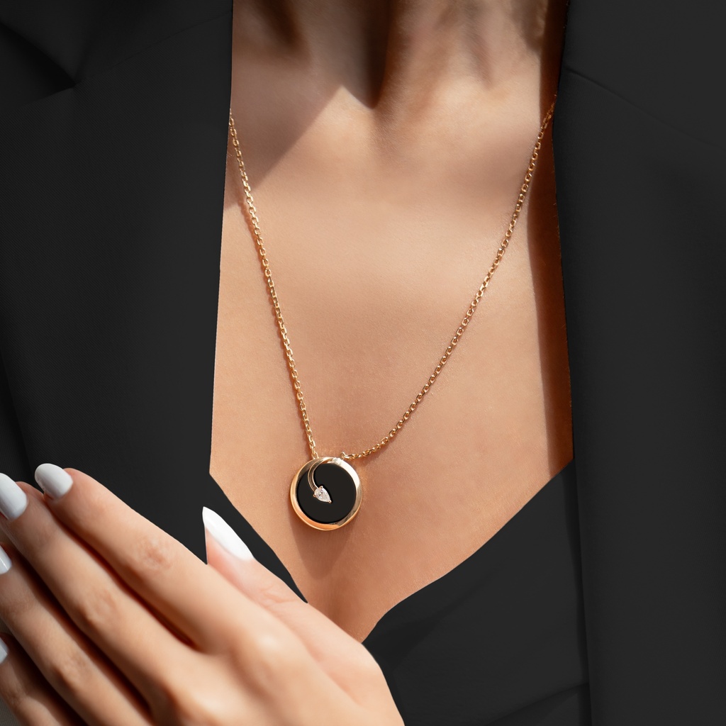 Coda Di Leone Pendant 2