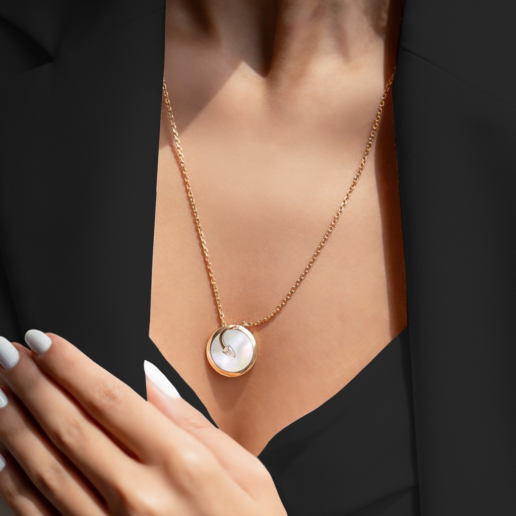Coda Di Leone Pendant 2