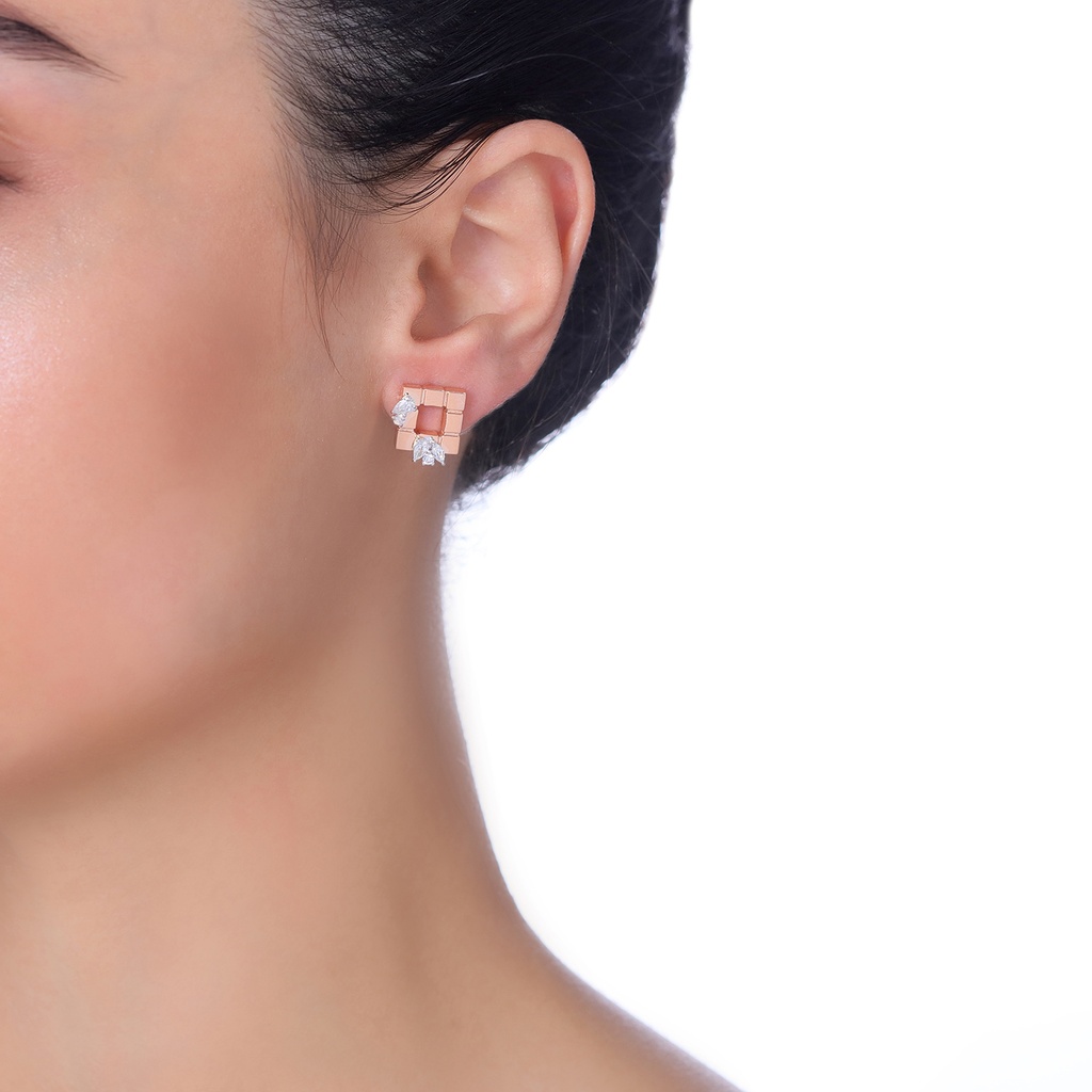 LUST EARRING