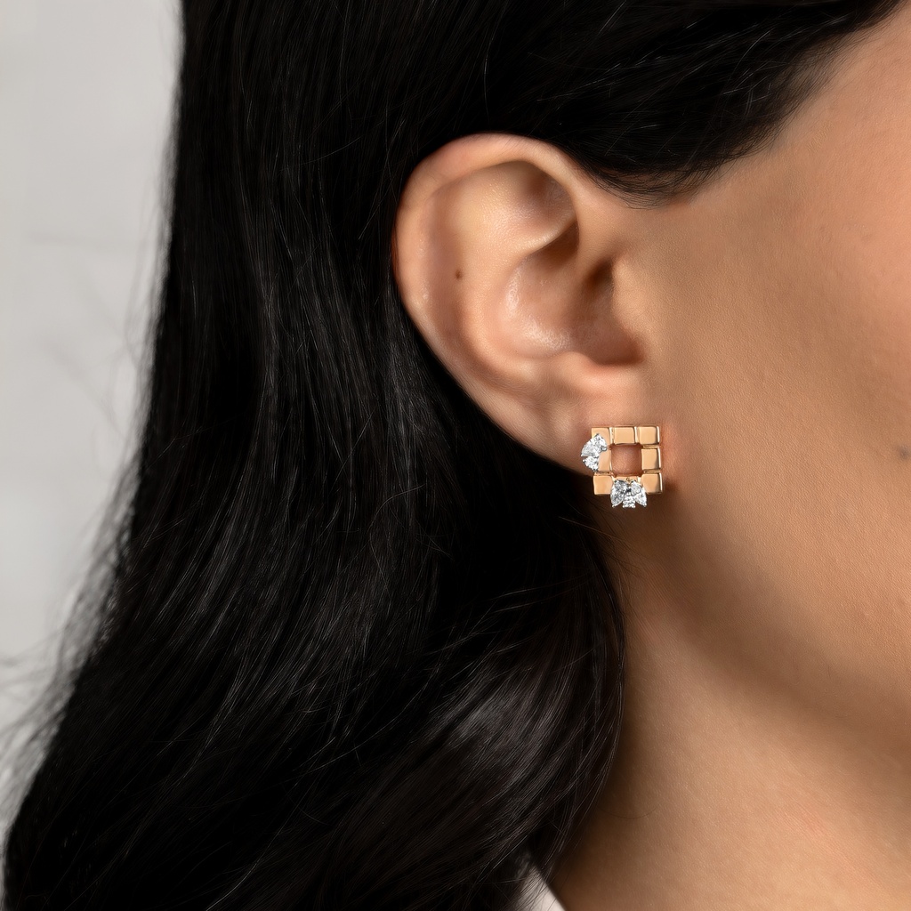 LUST EARRING